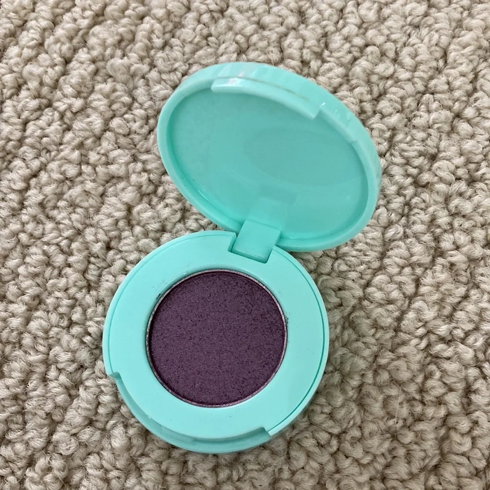 NEW Winky Lux Mermaid Kitten Eyeshadow Single Ursula Purple Pressed Powder Mini